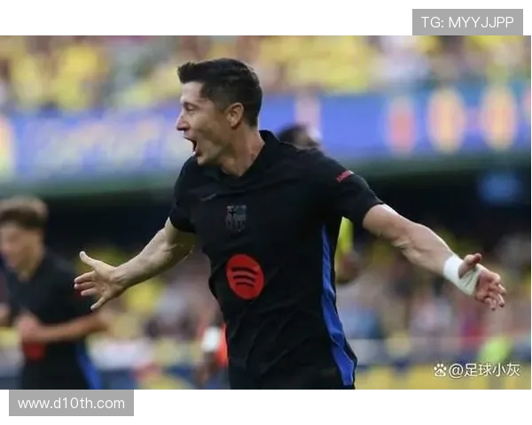 莱万多夫斯基重返首发位置 莱万多夫斯基重返首发位置